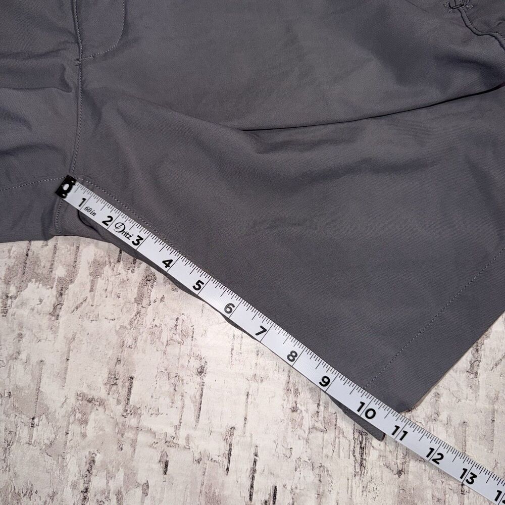 Under Armour Men’s Golf Shorts Gray Heatgear Performance Flat Front Size 38 - Picture 6 of 6
